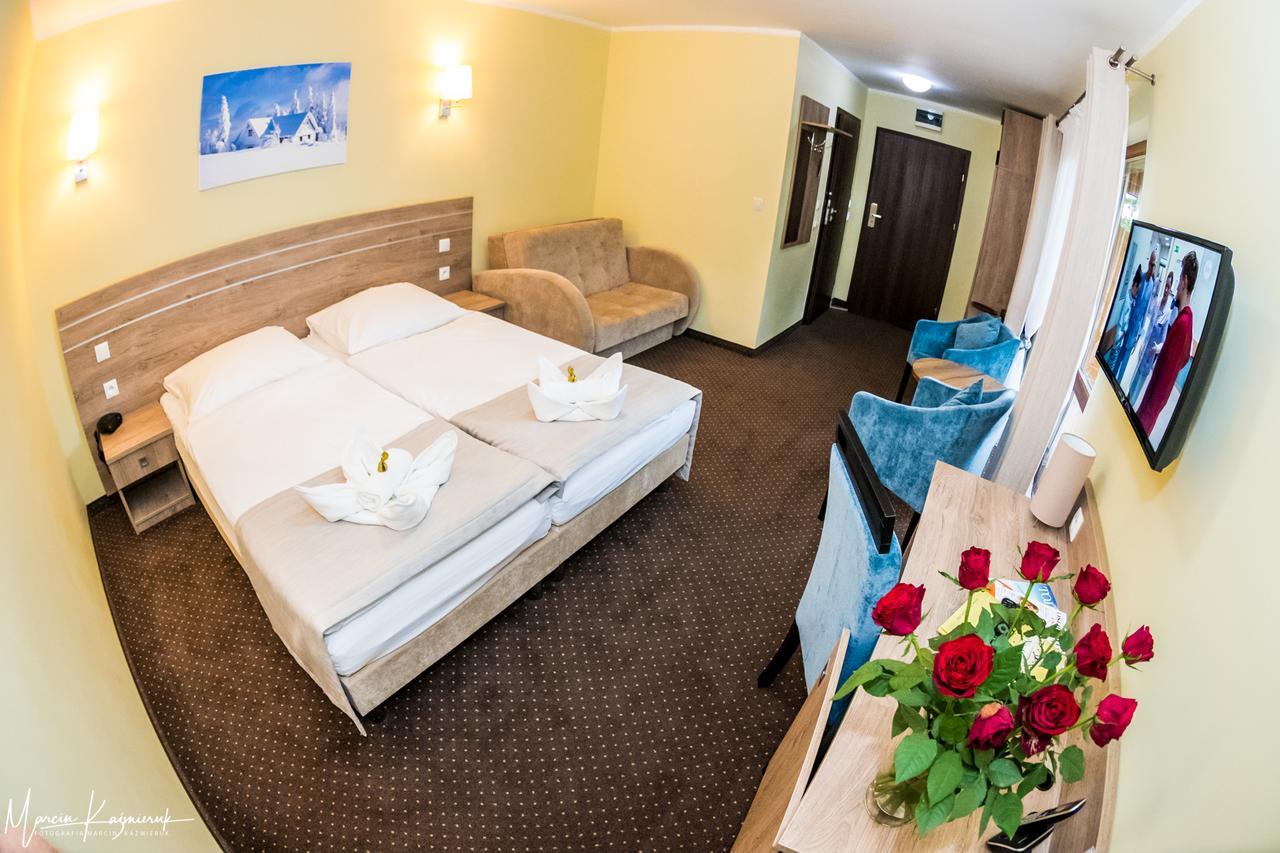 Hotel Na Skarpie ชกลาร์สกา ปอเรมบา ภายนอก รูปภาพ